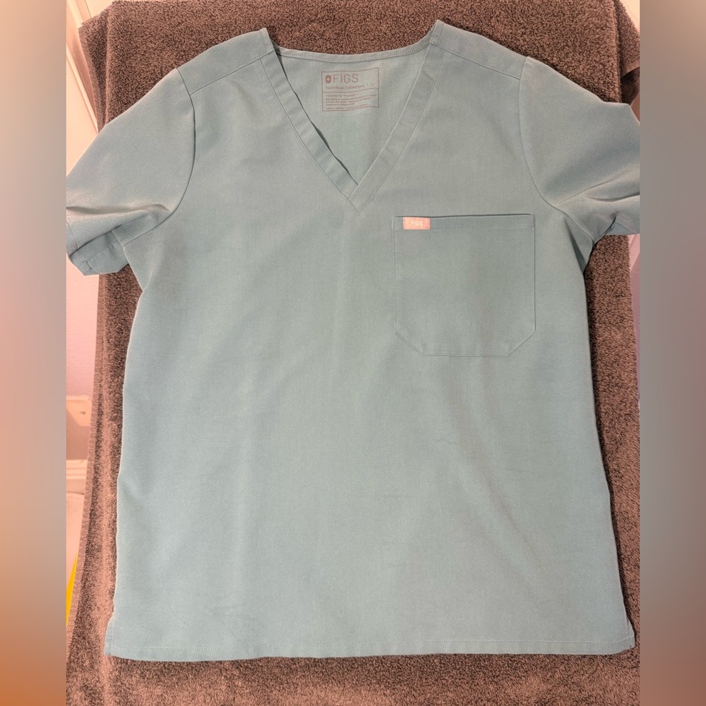 FIGS Blue Green PO 1875 Technical Collection V-Neck‎ Scrub Shirt